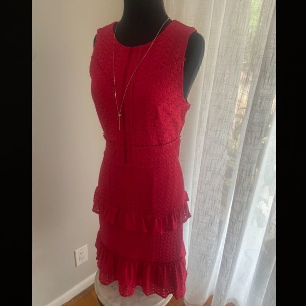 Chelsea 28 Tiered eyelet textured sleeveless dress Size M